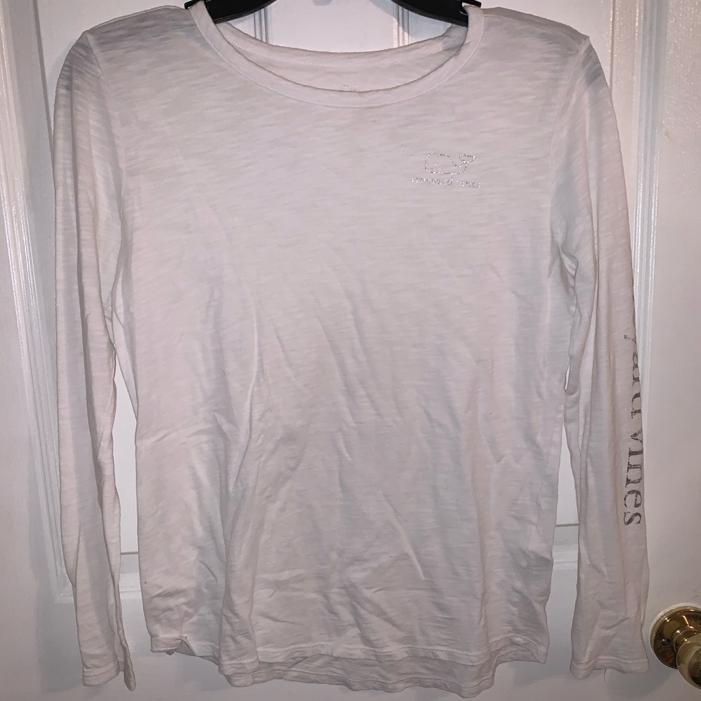 Really cute white Vineyard Vines Shirt